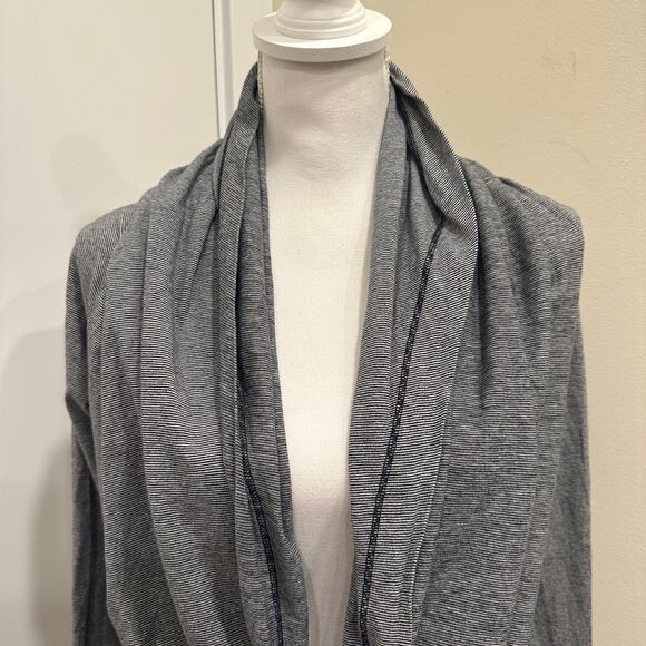 Lululemon Iconic Wrap Surplice Top Wee Stripe White Black Size 2 Lounge Active - Picture 5 of 8